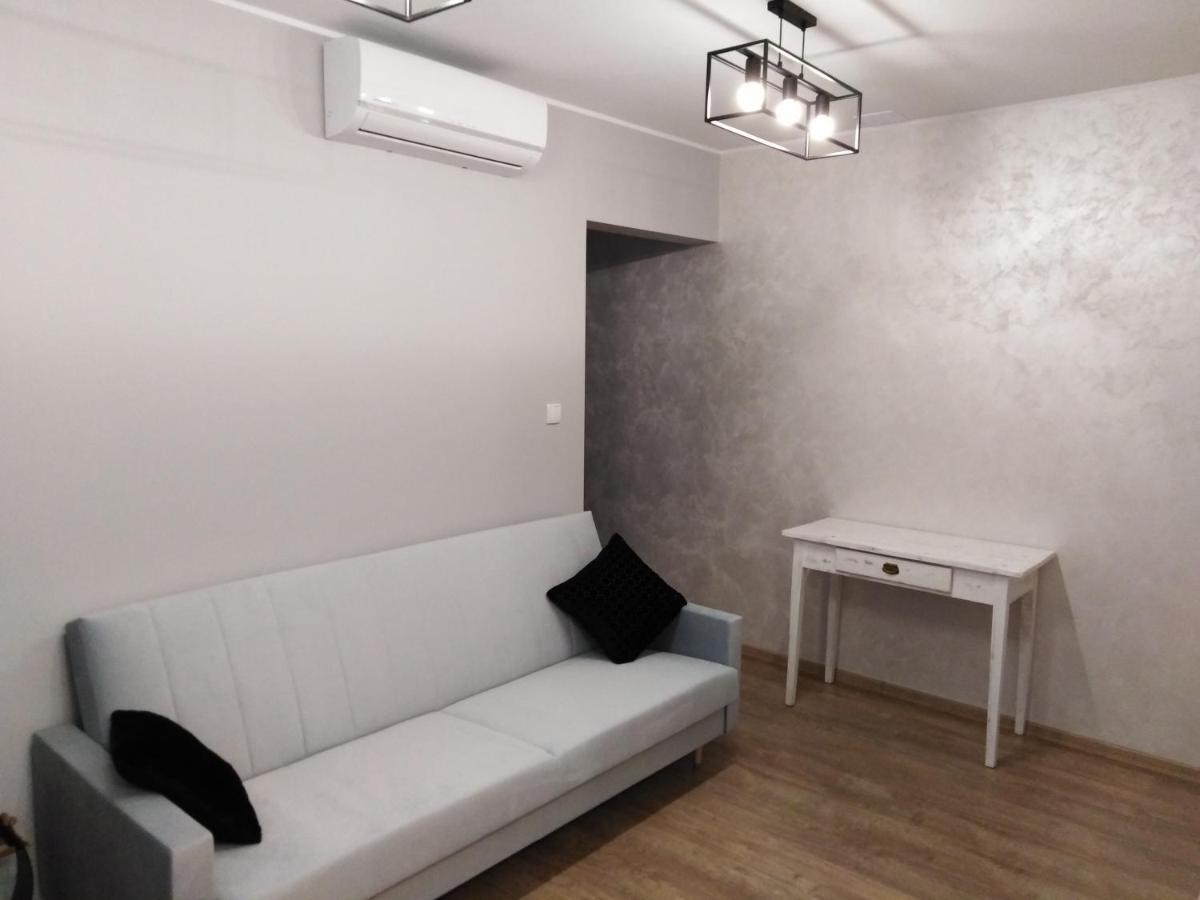 Apartament Joanna Apartment Санок Екстериор снимка